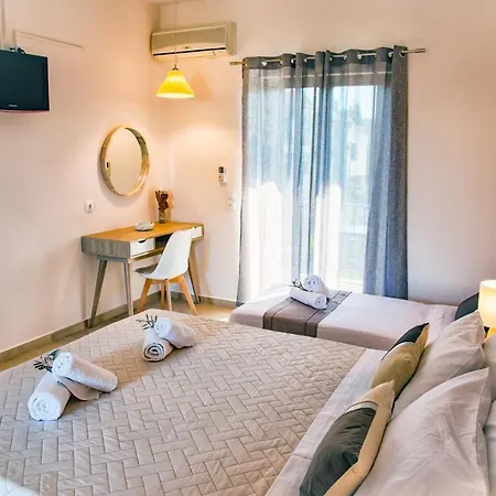 Costas Apartment Mesongi
